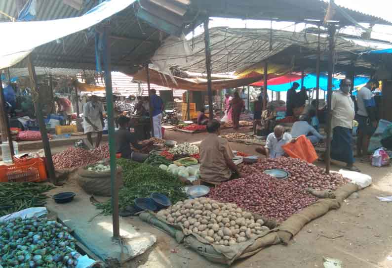 திசையன்விளை வாரச்சந்தை மீண்டும் செயல்பட தொடங்கியது