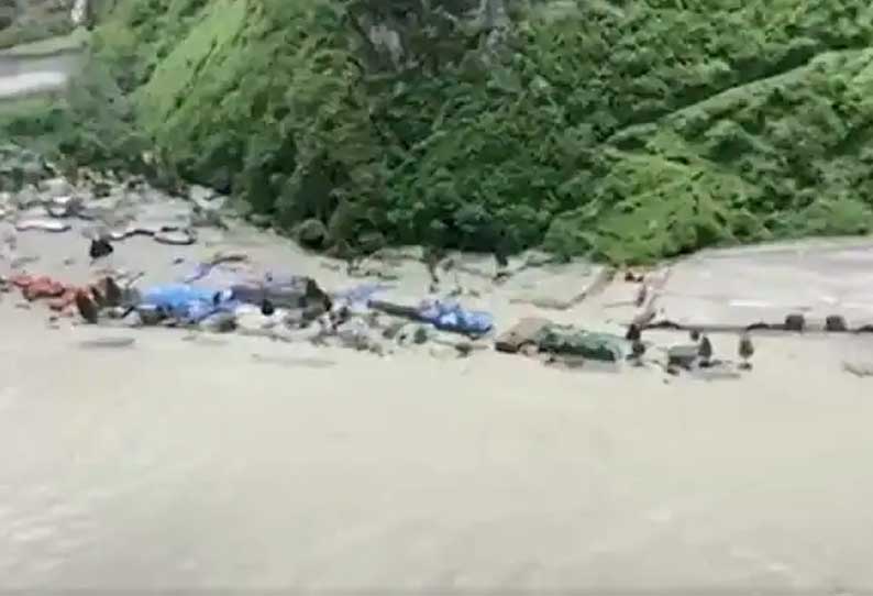 நேபாளத்தில் நிலச்சரிவு, வெள்ளம்: 16 பேர் உயிரிழப்பு