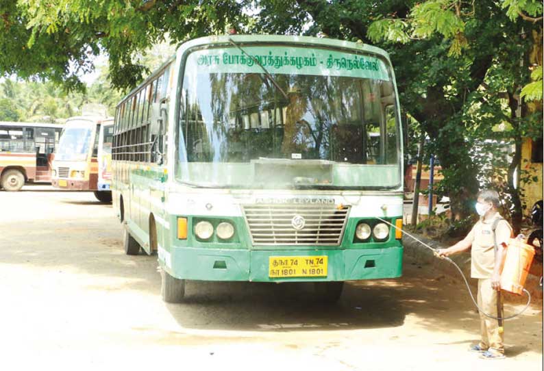 போக்குவரத்தை தொடங்க மருத்துவக்குழு பரிந்துரை: மாவட்டங்களில் அரசு பஸ்களை தயார்படுத்தும் பணி தீவிரம்