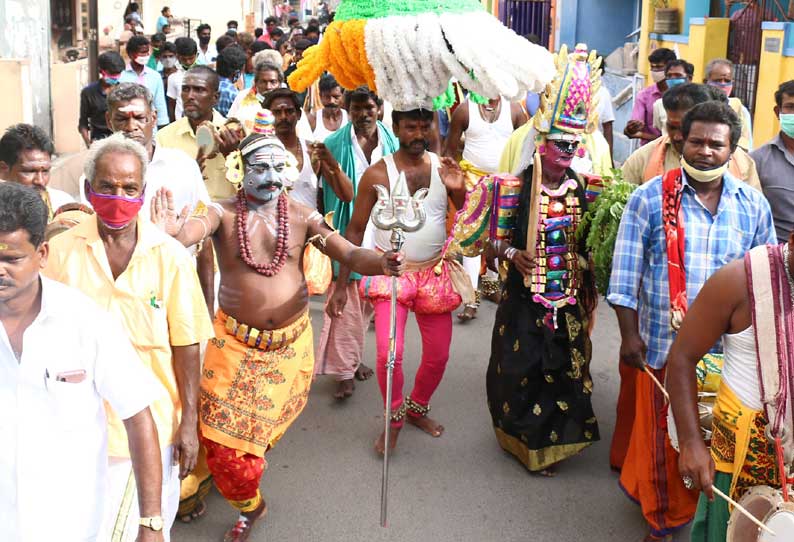 கொரோனா ஊரடங்கால் பம்பை, உடுக்கை, சிலம்பம், தெருக்கூத்து கலைஞர்களின் வாழ்வாதாரம் பாதிப்பு