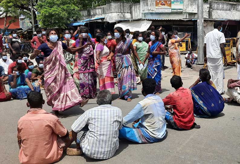 டிரைவர் சாவில் சந்தேகம் இருப்பதாக கூறி கிராமமக்கள் சாலை மறியல்