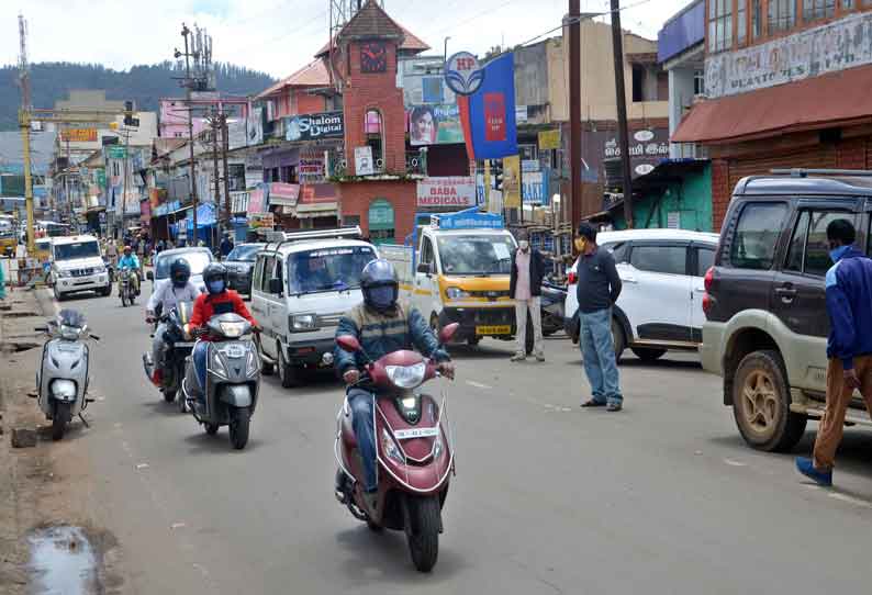 ஊட்டியில் வாகன போக்குவரத்து அதிகரிப்பு