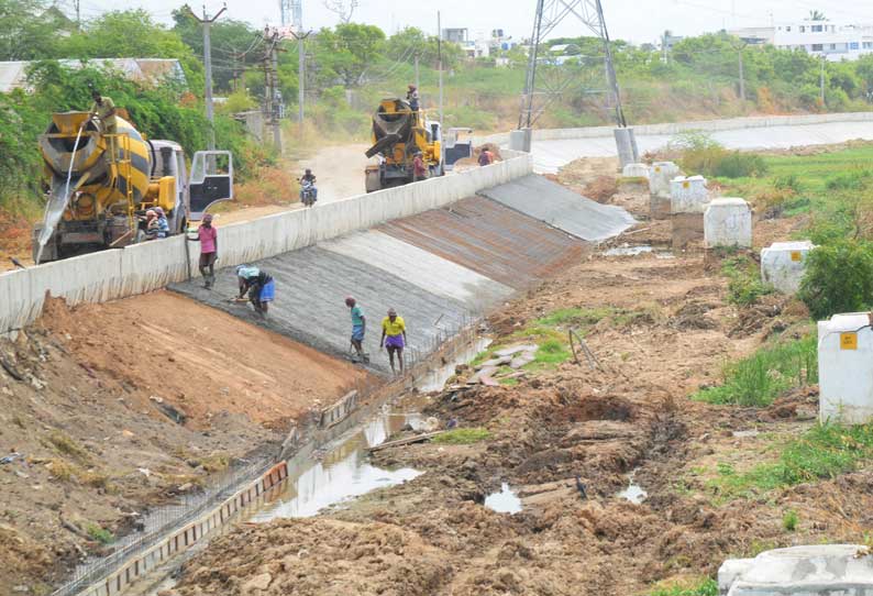 திருப்பூரில் நொய்யல் ஆறு சீரமைக்கும் பணி தீவிரமாக நடந்து வருகிறது.