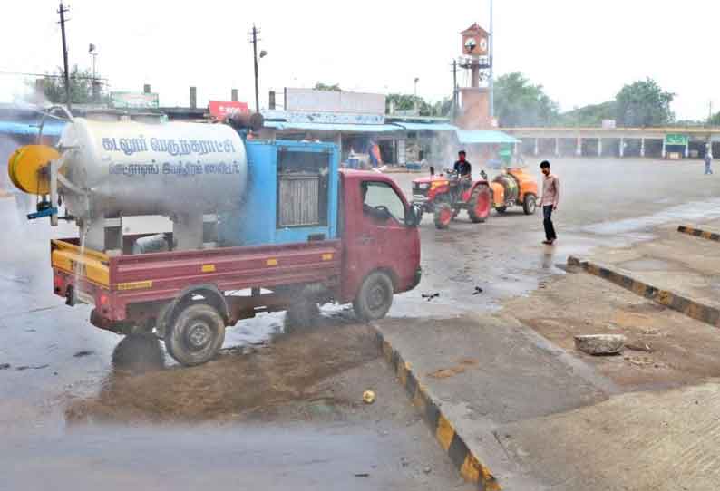 ஊரடங்கில் தளர்வு: குறைந்த எண்ணிக்கையிலான தனியார் பஸ்கள் இன்று முதல் இயக்கம்