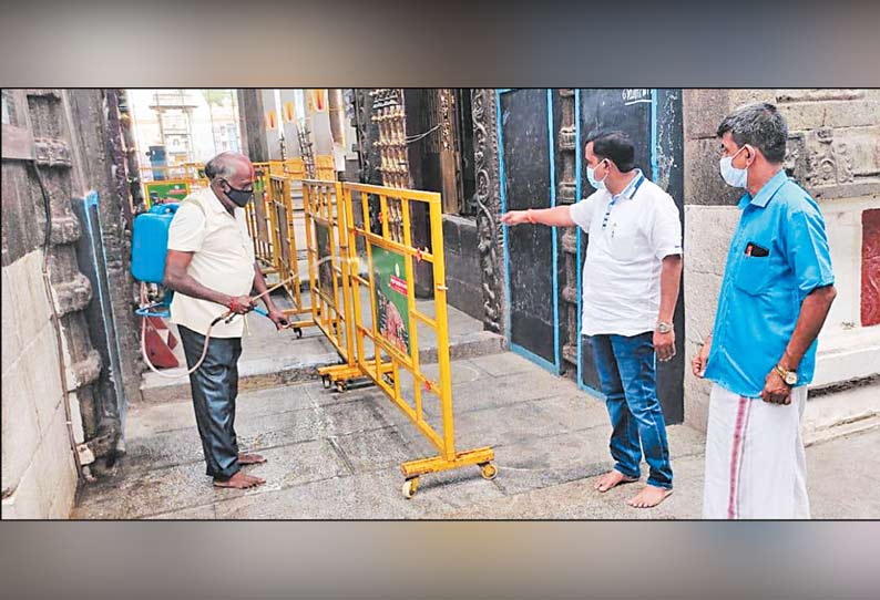 இன்று முதல் கோவிலில் பக்தர்கள் வழிபாட்டுக்கு அனுமதி: வீரராகவப் பெருமாள் கோவிலில் தூய்மைப்படுத்தும் பணி தீவிரம்