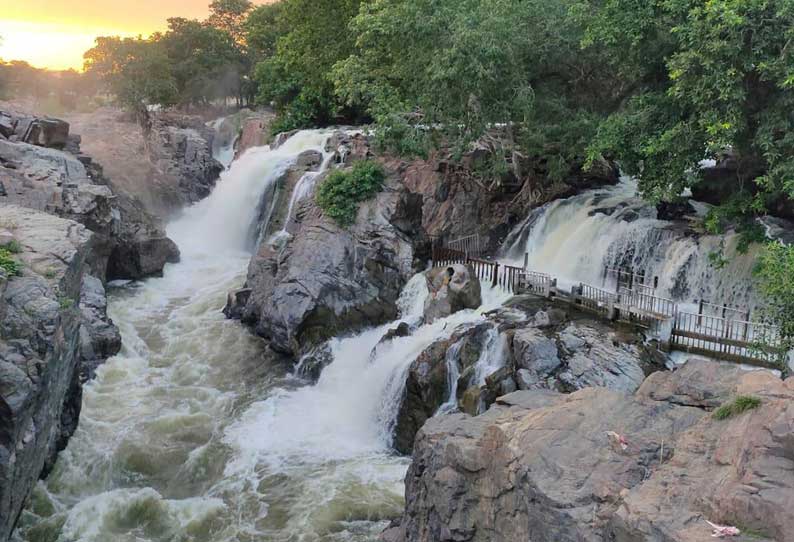 காவிரி நீர்ப்பிடிப்பு பகுதிகளில் மீண்டும் கனமழை: ஒகேனக்கல்லுக்கு நீர்வரத்து வினாடிக்கு 8 ஆயிரம் கனஅடியாக அதிகரிப்பு