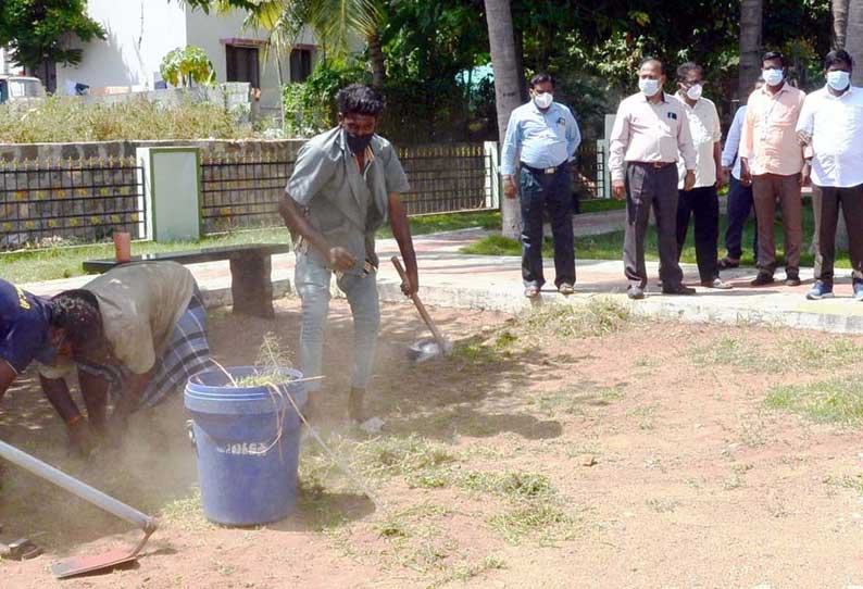 சேலம் மாநகராட்சியில் உள்ள பசுமை வெளி பூங்காக்களில் நடைபயிற்சிக்கு அனுமதி ஆணையாளர் கிறிஸ்துராஜ் தகவல்