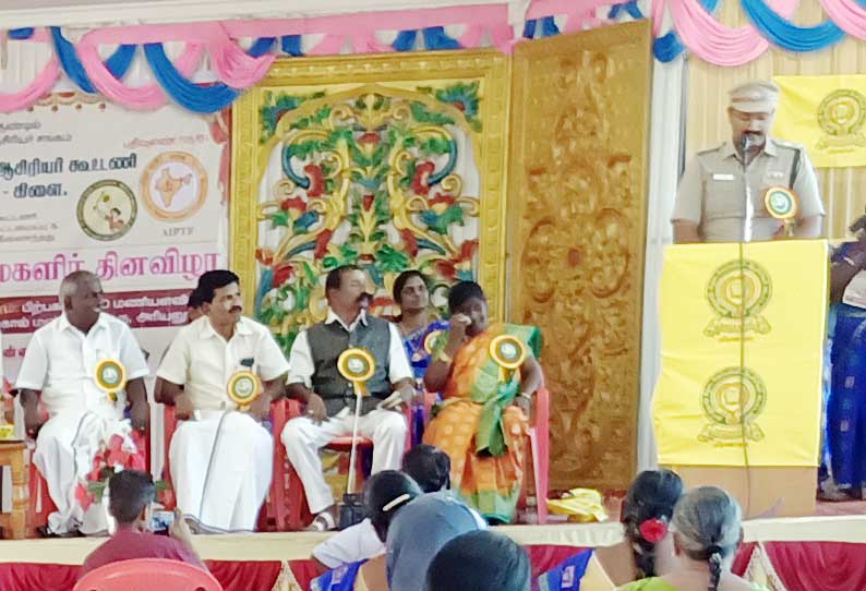 பெண் கல்வி கற்றால் குடும்பமும், சமுதாயமும் சிறந்து விளங்கும்; மாவட்ட போலீஸ் சூப்பிரண்டு பேச்சு