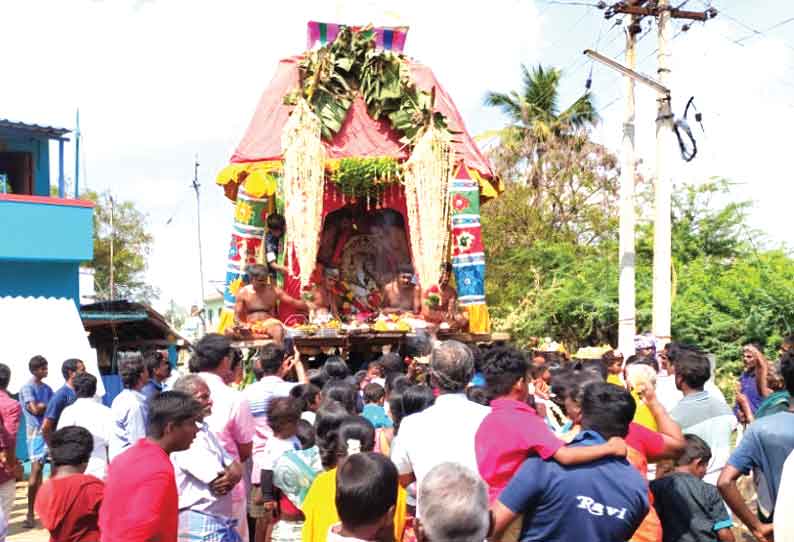 மேட்டுமருதூர் அங்காள பரமேஸ்வரி அம்மன் கோவில் தேரோட்டம்