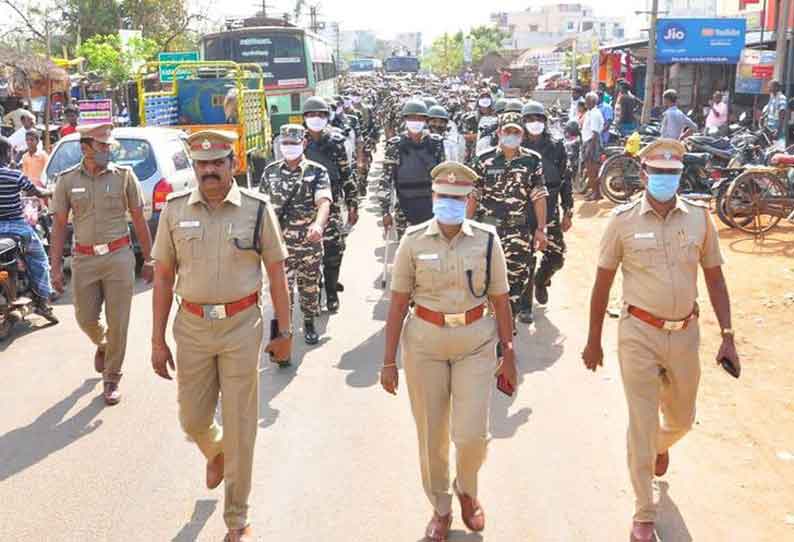 துணை ராணுவத்தினர் கொடி அணிவகுப்பு