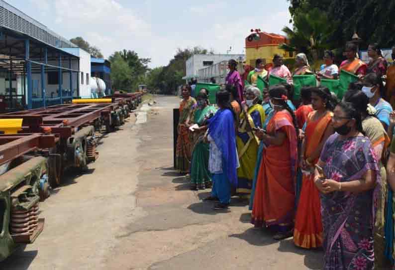 திருச்சி பொன்மலை பணிமனையில் பெண்களின் பங்களிப்போடு வேகன்கள் தயாரிப்பு