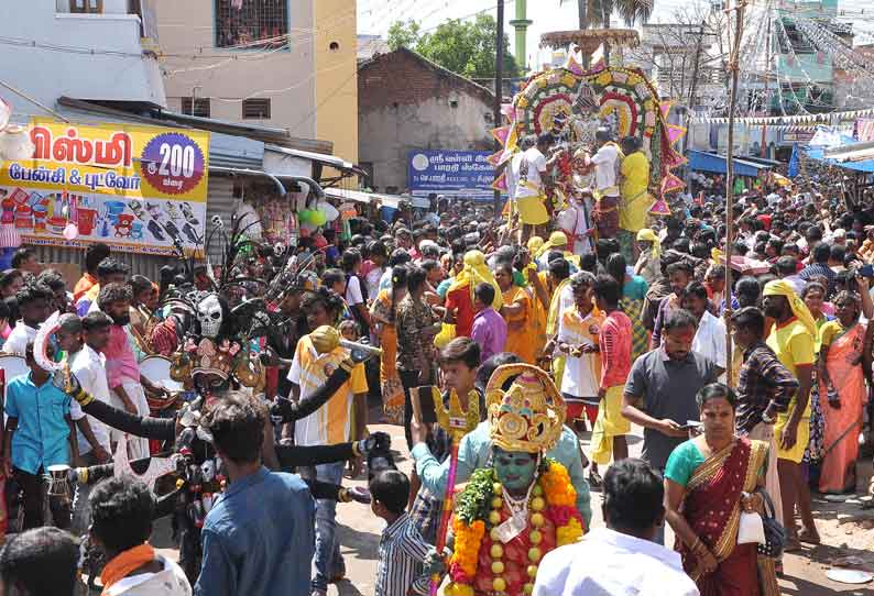 கிருஷ்ணகிரி பழையபேட்டை அங்காளம்மன் கோவில் மயான சூறை திருவிழா பக்தர்கள் அலகு குத்தி நேர்த்திக்கடன்