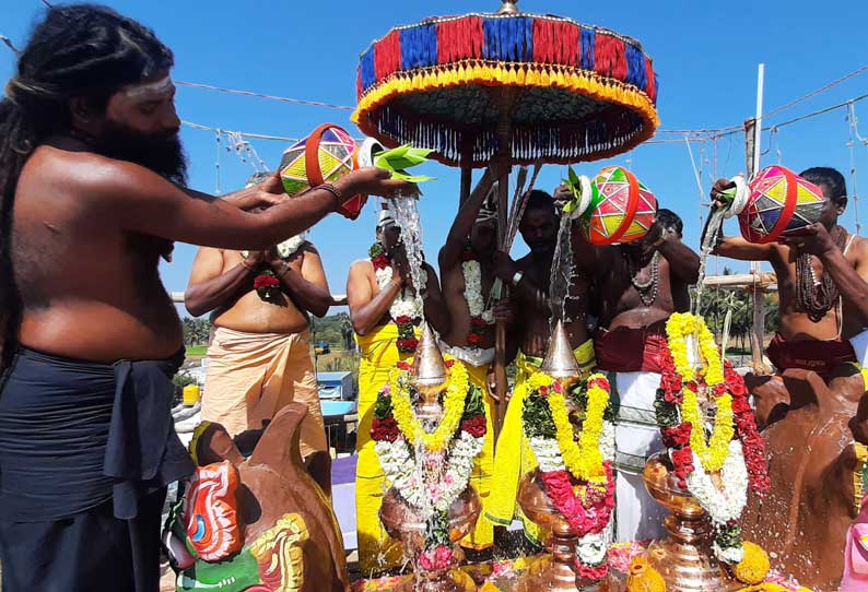 தோப்பூர் கிராமத்தில் மகாசக்தி மாரியம்மன் கோவில் கும்பாபிஷேக விழா