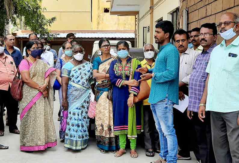 தனியார் மயமாக்கலை கண்டித்து பொது இன்சூரன்ஸ் ஊழியர்கள் வேலைநிறுத்தம்-ஆர்ப்பாட்டம்