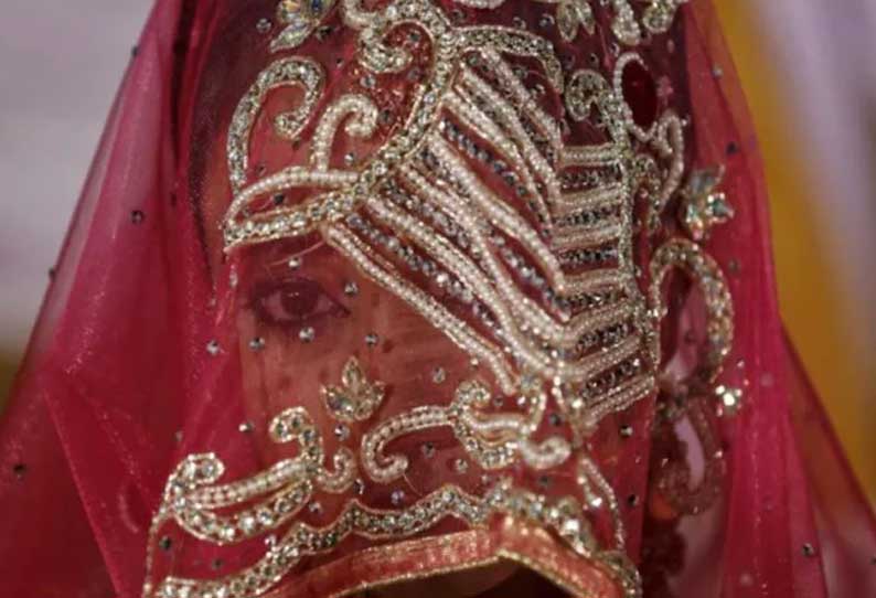 மாங்கல்ய தோஷத்தில் இருந்து விடுபட தன்னிடம் படிக்க வந்த 13 வயது சிறுவனை திருமணம் செய்த 'டியூசன் டீச்சர்'