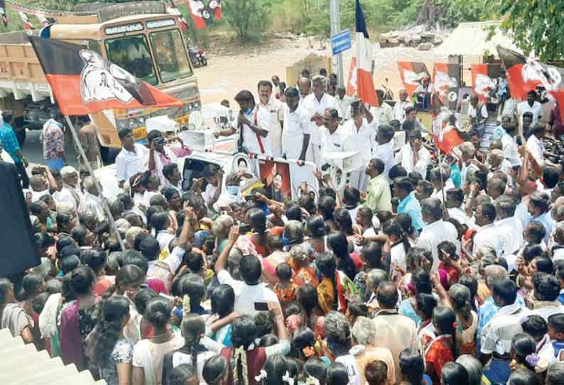 என்னை வெற்றி பெற செய்யுங்கள்: மேலும் பல்வேறு திட்டங்களை நிறைவேற்றி கொடுப்பேன் - அமைச்சர் விஜயபாஸ்கர் பிரசாரம்