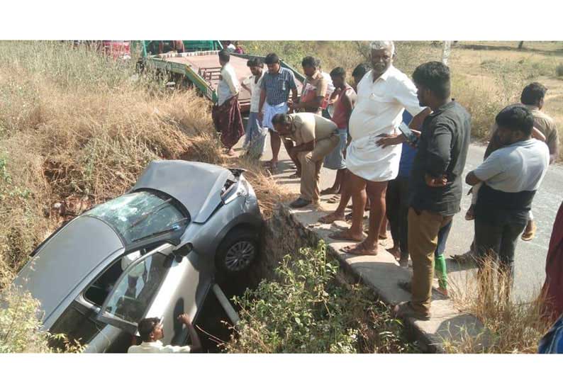 பி ஏ பி வாய்க்காலுக்குள் கார் பாய்ந்து 7 பேர் காயம்