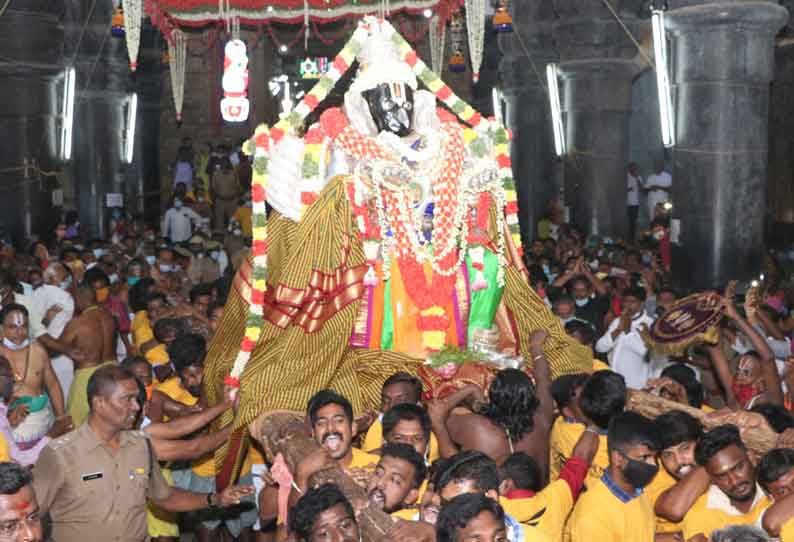 சீனிவாச பெருமாள் கோவில் கல்கருட சேவை