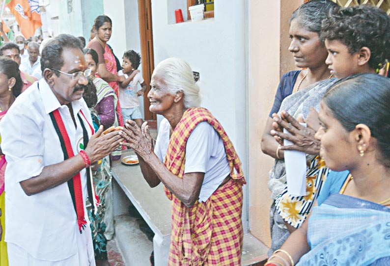 உங்கள் வீட்டு பிள்ளைக்கு ஆதரவு தாருங்கள்; அமைச்சர் செல்லூர் ராஜூ பிரசாரம்