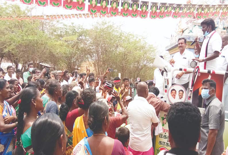 விராலிமலை ஒன்றியம் சாமிஊரணிபட்டியில் அமைச்சர் விஜயபாஸ்கர் வாக்கு கேட்டு பேசிய போது