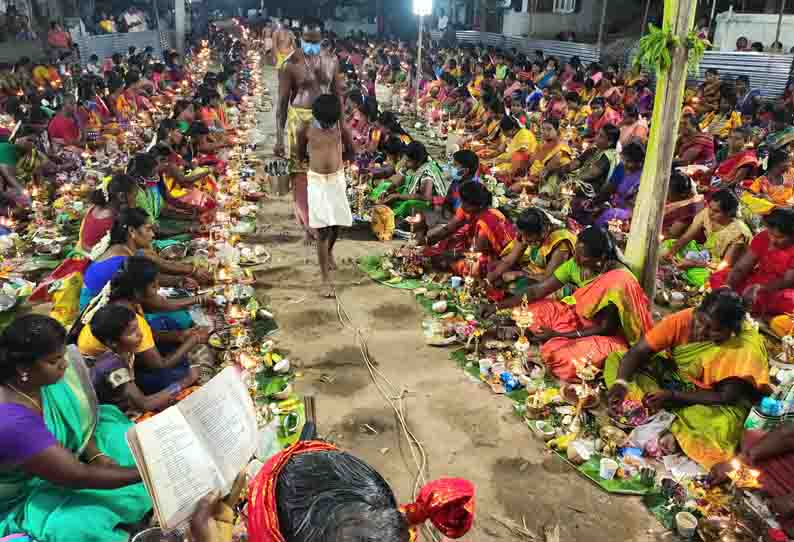 திருவிளக்கு பூஜையில் 2 ஆயிரம் பெண்கள் பங்கேற்பு