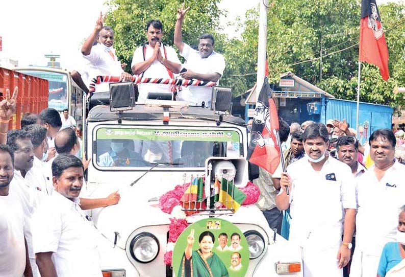 இளைஞர்களுக்கு வேலை வாய்ப்பை உருவாக்கும் வகையில் தகவல் தொழில்நுட்ப பூங்கா அமைக்க இரட்டை இலைக்கு வாக்களியுங்கள்; தஞ்சை தொகுதி அ.தி.மு.க. வேட்பாளர் அறிவுடைநம்பி பிரசாரம்