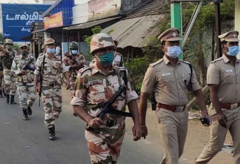 பட்டுக்கோட்டை, அதிராம்பட்டினத்தில் துணை ராணுவ வீரர்கள் கொடி அணிவகுப்பு