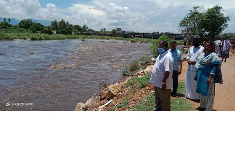 நிலக்கோட்டை அருகே  வைகை ஆற்றில் திடீர் வெள்ளப்பெருக்கு