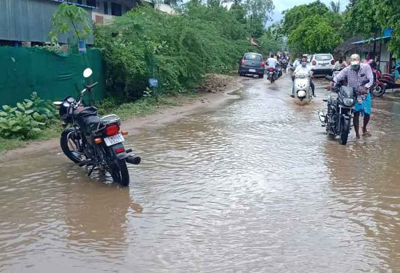 மன்னார்குடி கூத்தாநல்லூரில் பரவலாக மழை விவசாயிகள் மகிழ்ச்சி