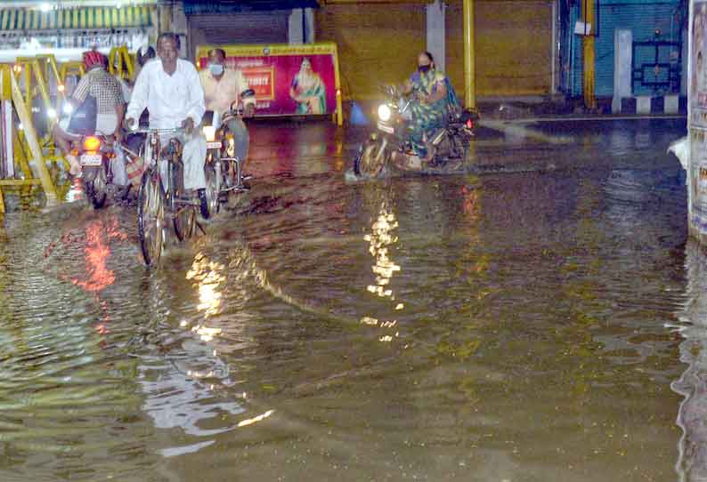 கோடை வெப்பத்தை தணிக்கும் வகையில் தஞ்சை பகுதிகளில் பலத்த மழை