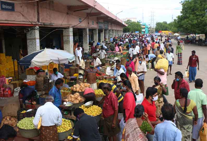 நாளை முதல் தளவுர்கள் இல்லாத ஊரடங்கு: தூத்துக்குடி மார்க்கெட்டில் குவிந்த மக்கள்