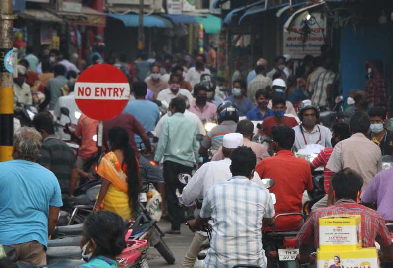 நாளை முதல் முழு ஊரடங்கு: சேலத்தில் மளிகை, காய்கறி, இறைச்சி கடைகள் திறப்பு பொருட்கள் வாங்க அலைமோதிய கூட்டம்