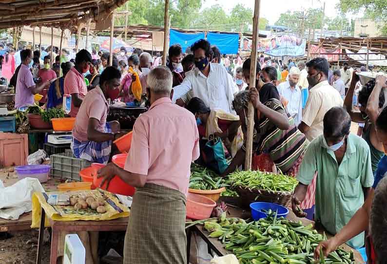 நெல்லையில் காய்கறி விலை கிடுகிடு உயர்வு; ஒரு கிலோ தக்காளி ரூ.90, கத்தரிக்காய் ரூ.120-க்கு விற்பனை