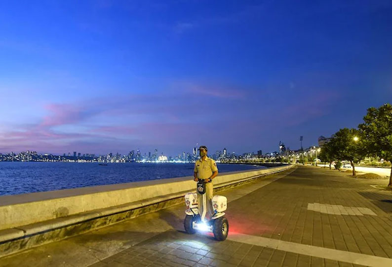 மராட்டியத்தில் கொரோனா பாதிப்பு குறைகிறது, கட்டுப்பாடுகள் தளர்த்தப்பட வாய்ப்பு