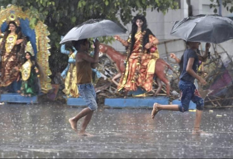 மேற்குவங்காளம்: யாஸ் புயல் காரணமாக 8 லட்சம் மக்கள் பாதுகாப்பான இடங்களுக்கு வெளியேற்றம்