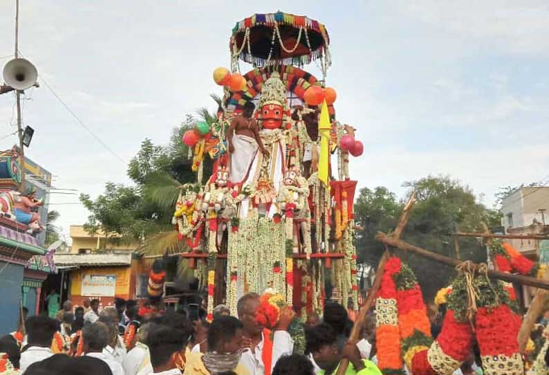 நத்தாமூர் கிராமத்தில் கூத்தாண்டவர் கோவில் தேர் திருவிழா