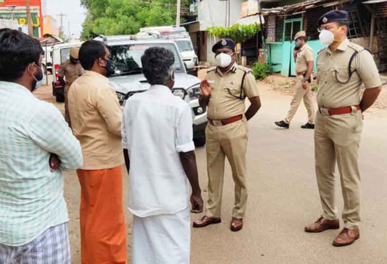 பொதுமக்களுக்கு உதவும் கரங்களாக போலீசார் செயல்பட வேண்டும்