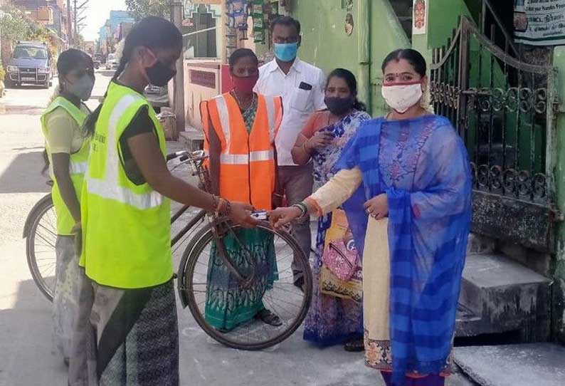 குமராட்சி, நெல்லிக்குப்பத்தில் கொரோனா தடுப்பு நடவடிக்கை வீடுகள் தோறும் சென்று கணக்கெடுக்கும் பணி தீவிரம்