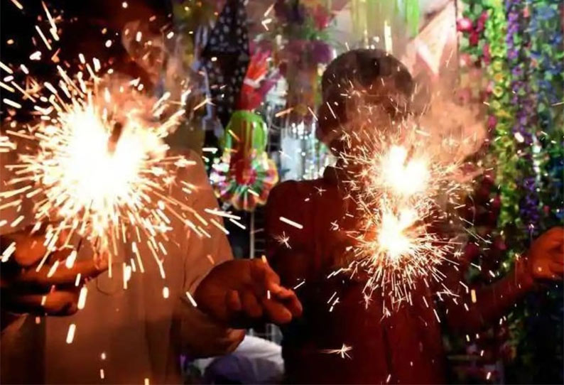 தீபாவளியன்று எப்போது பட்டாசு வெடிக்கலாம் - தமிழக அரசு அறிவிப்பு