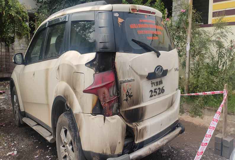 துடியலூர் அருகே இந்து மகாசபா நிர்வாகி கார் மீது பெட்ரோல் குண்டு வீச்சு