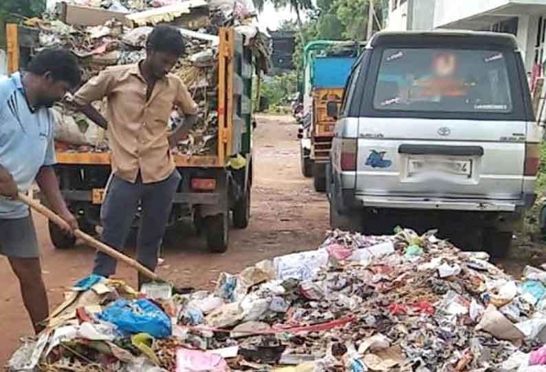 தஞ்சை மாநகரில் ஒரே நாளில் 300 டன் குப்பைகள் அகற்றம்