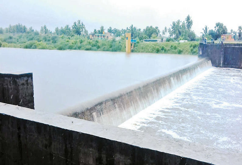 பொன்னேரி அருகே நிரம்பி வழியும் லட்சுமிபுரம் அணைக்கட்டு