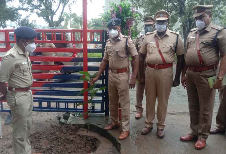 10 ஆயிரம் போலீசார் அடங்கிய பேரிடர் மீட்பு குழு