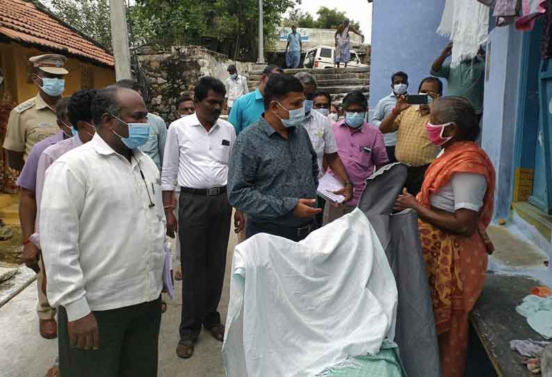 காவிரி கரையோர பகுதிகளில் மாவட்ட கண்காணிப்பு அலுவலர் நேரில் ஆய்வு-மக்களிடம் பாதுகாப்பாக இருக்க அறிவுறுத்தினார்