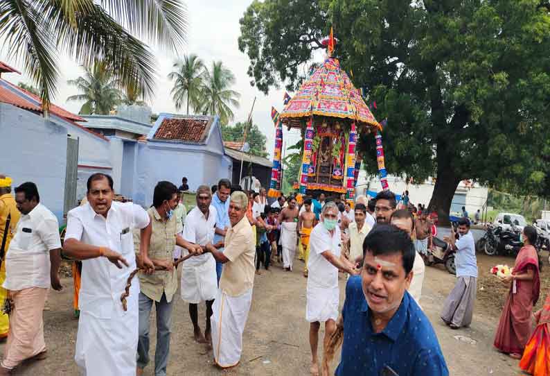 முருங்கத்தொழுவு  மகா மாரியம்மன் கோவில் தேரோட்டம்