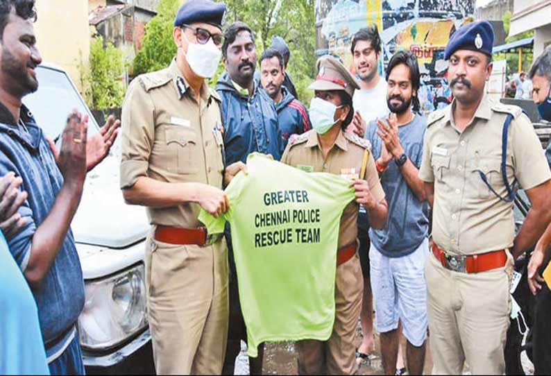 போலீஸ் இன்ஸ்பெக்டர்கள் குழுவினருக்கு கமிஷனர் சங்கர் ஜிவால் பாராட்டு