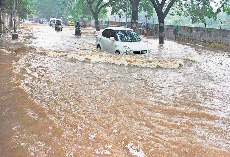 கூடுவாஞ்சேரி, ஊரப்பாக்கம் பகுதிகளில் வீடுகளில் புகுந்த மழைநீரால் பொதுமக்கள் அவதி