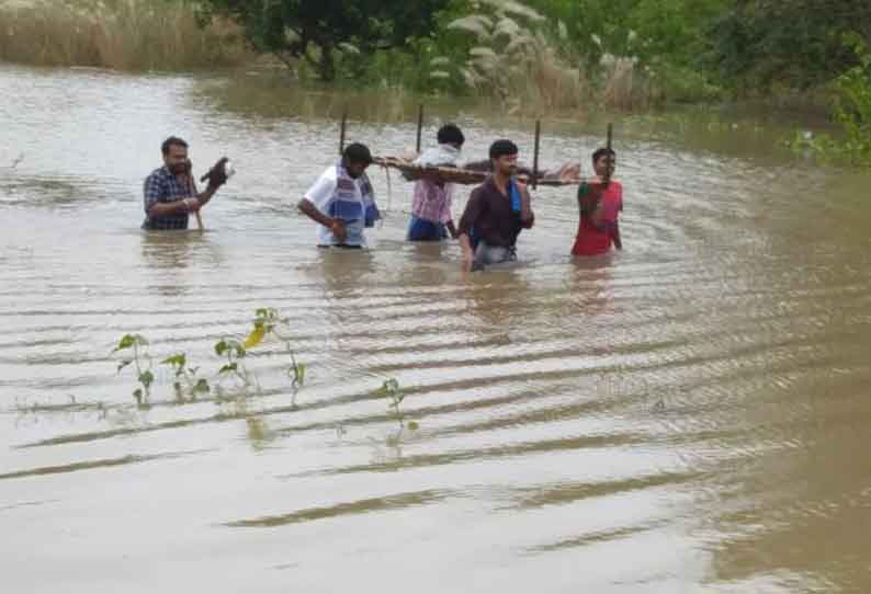 மணல் திட்டில் சிக்கிய மூதாட்டி மீட்பு