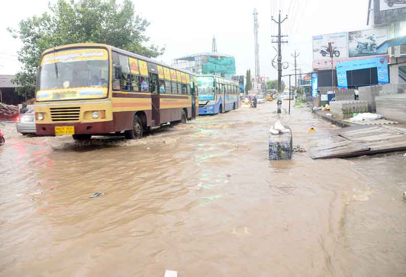 நெல்லைக்கு மாற்றுப்பாதையில் பஸ்கள் இயக்கம்