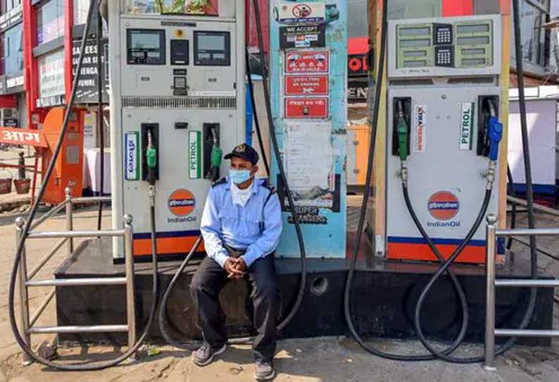 Haryana fuel pumps go on 24hr long strike வாட் வரியை குறைக்க